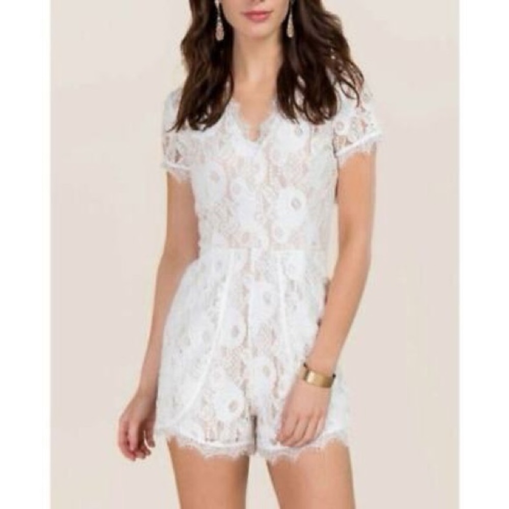 Francesca's Collections Cream Lace Romper